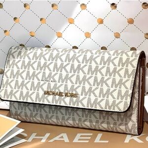 NWT 💛Michael Kors Vanilla LG trifold signature wallet Saffiano leather